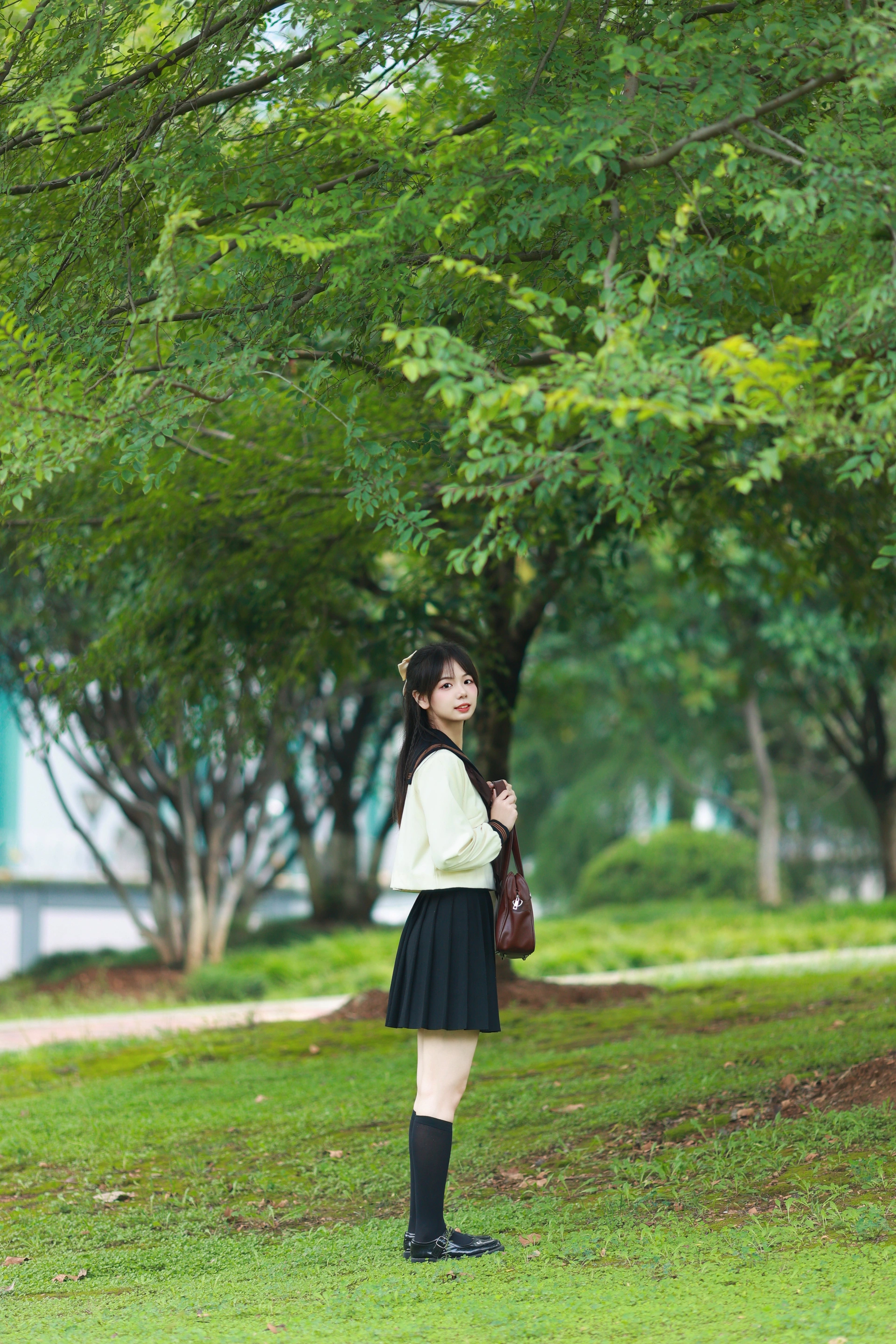 [YITUYU艺图语]2023.10.21 草地奔跑 暮烟色CC 3